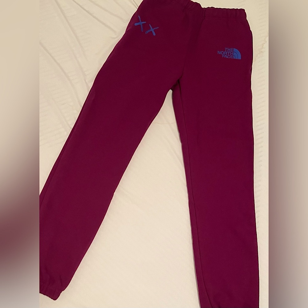 North Face x Kaws Sweat Pants - Purple Pamplona XS